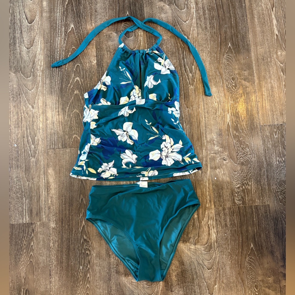 Floral Halter Top in Teal and White. NWT.